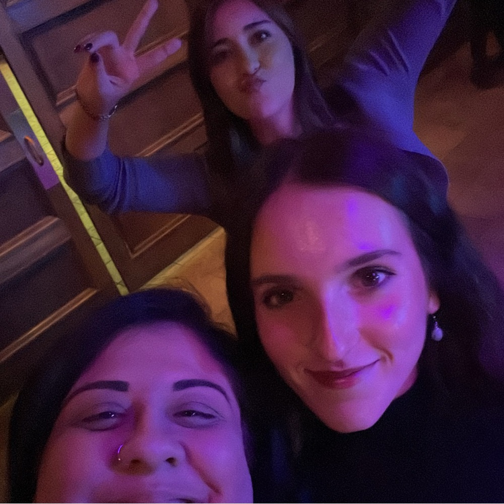 Meet your Posher, Dominica